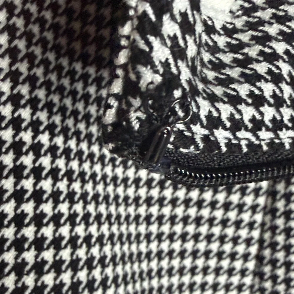 H&M Black and White Houndstooth Skirt - Picture 6 of 8